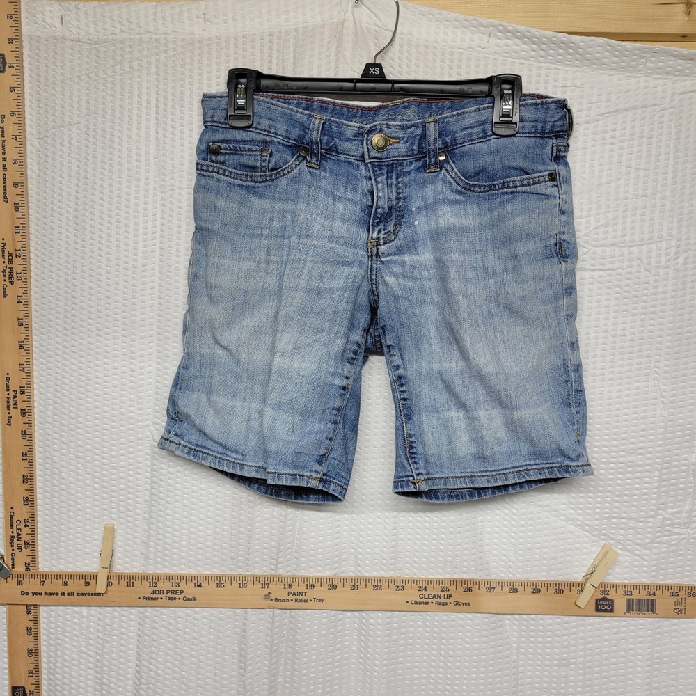 Eddie Bauer Womens Denim Shorts Light Wash Blue Size 2 Mid Rise Casual Outdoors